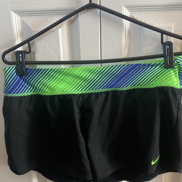 Nike Lined Shorts Size M🥰🥰 - Picture 3 of 5